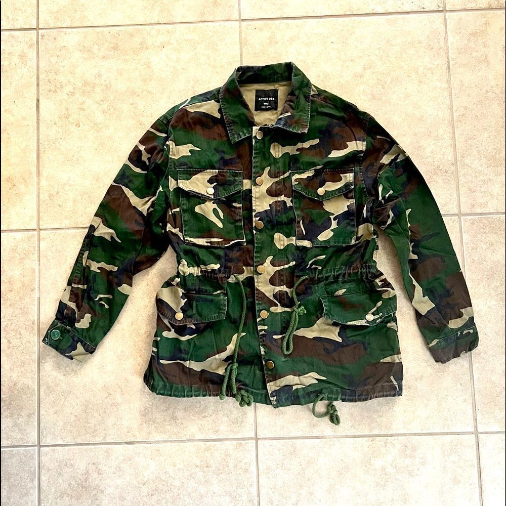 Active USA Camo Jacket Small